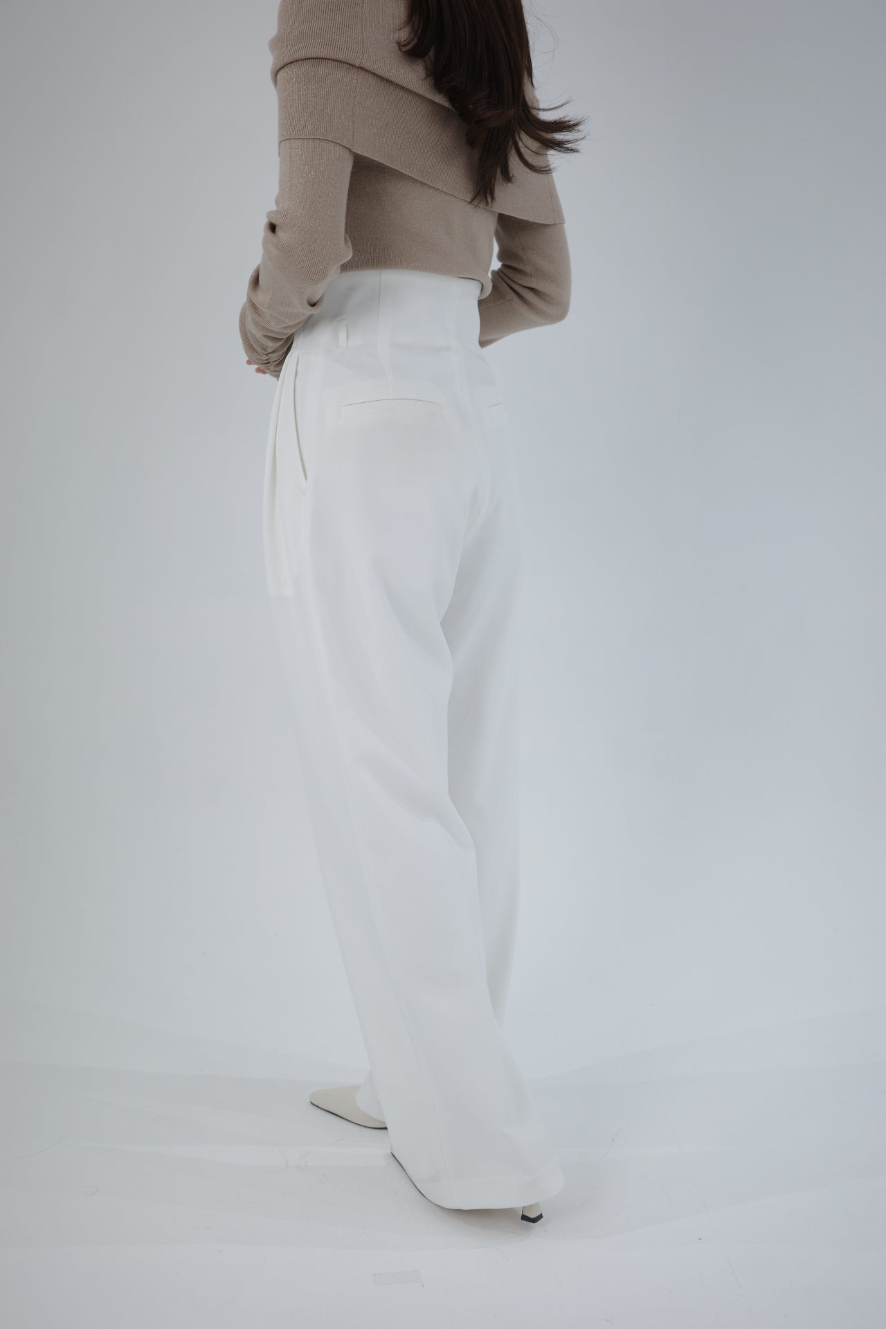 モデル身長:155cm サイズ:S カラー:white