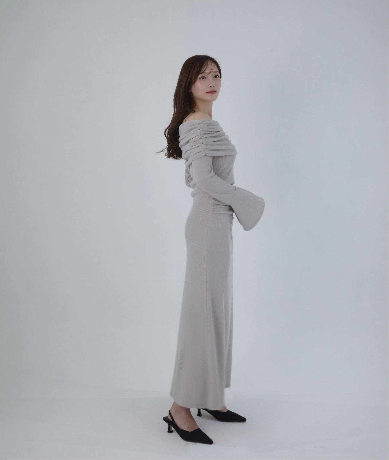 モデル身長:166cm サイズ:M カラー:greige