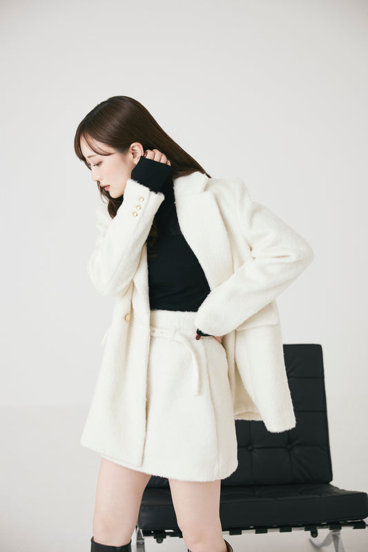 モデル身長:166cm サイズ:M カラー:off white