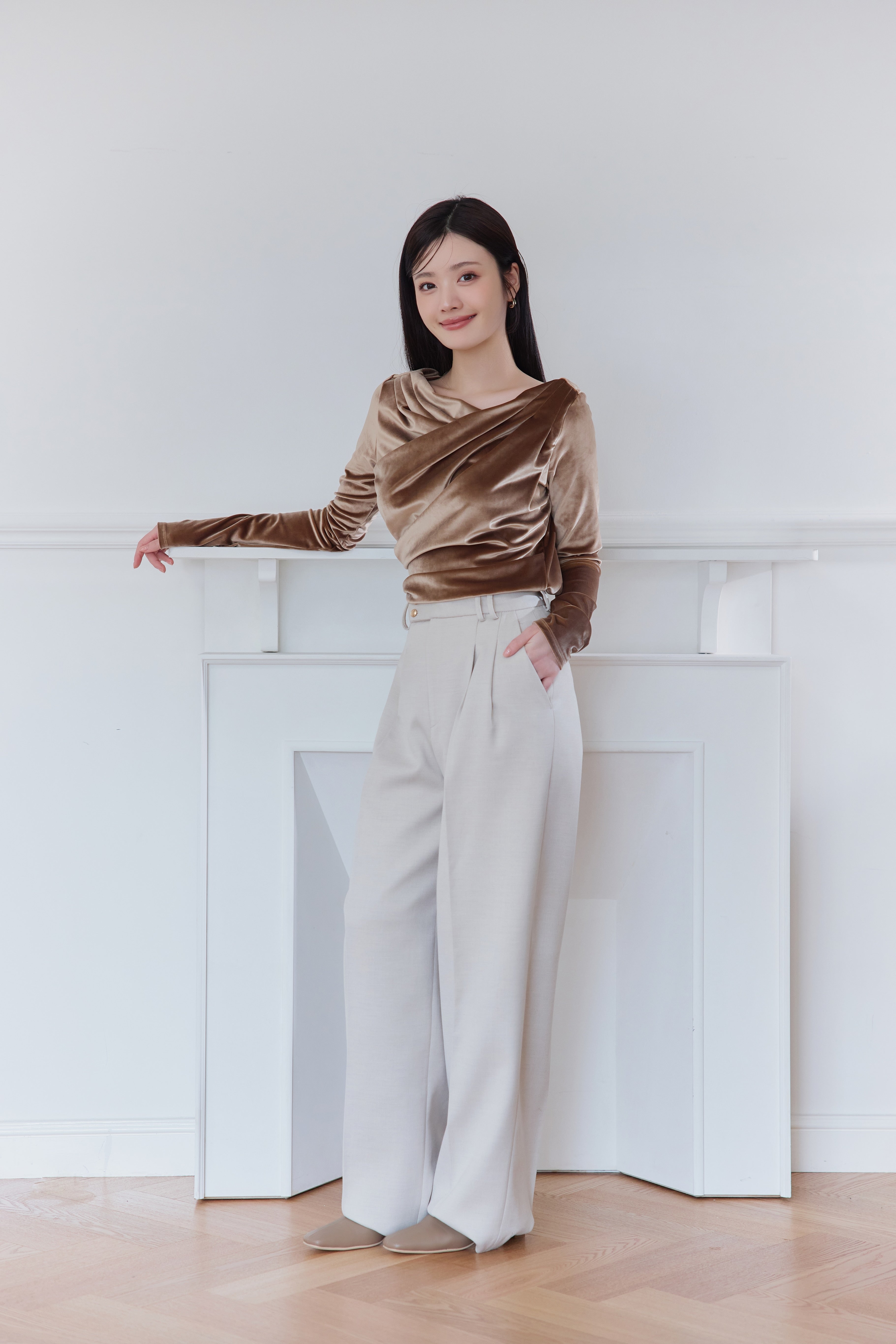 【新品未使用】Polaura グロッシーベロアドレープトップス グロッシーベロアドレープトップス – poláura OFFICIAL ONLINE STORE