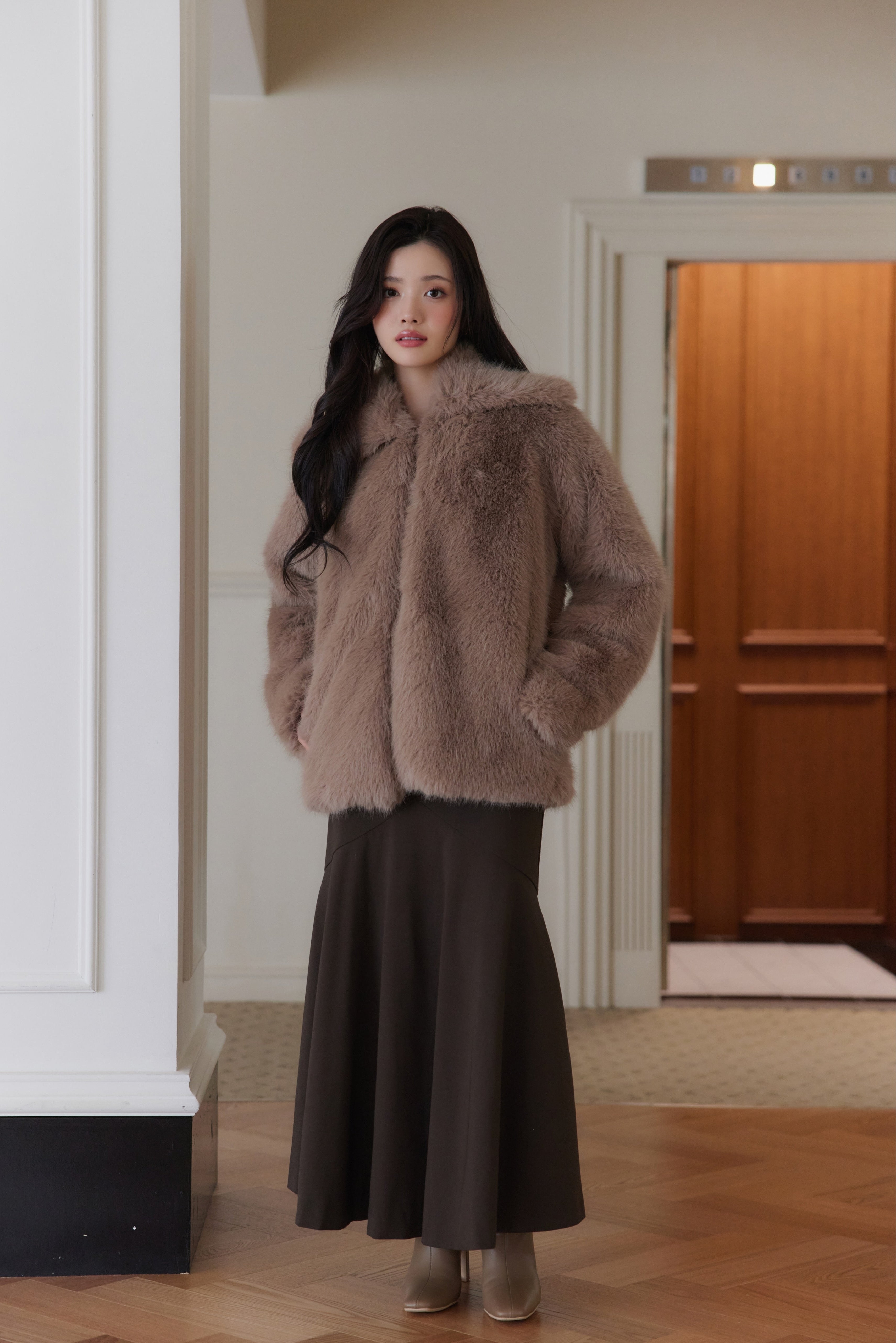 美品　ファーファー　チュール&エコファースカート　WEB限定カラーモカハナ FURFUR（ファーファー）の「チュール×エコファースカート