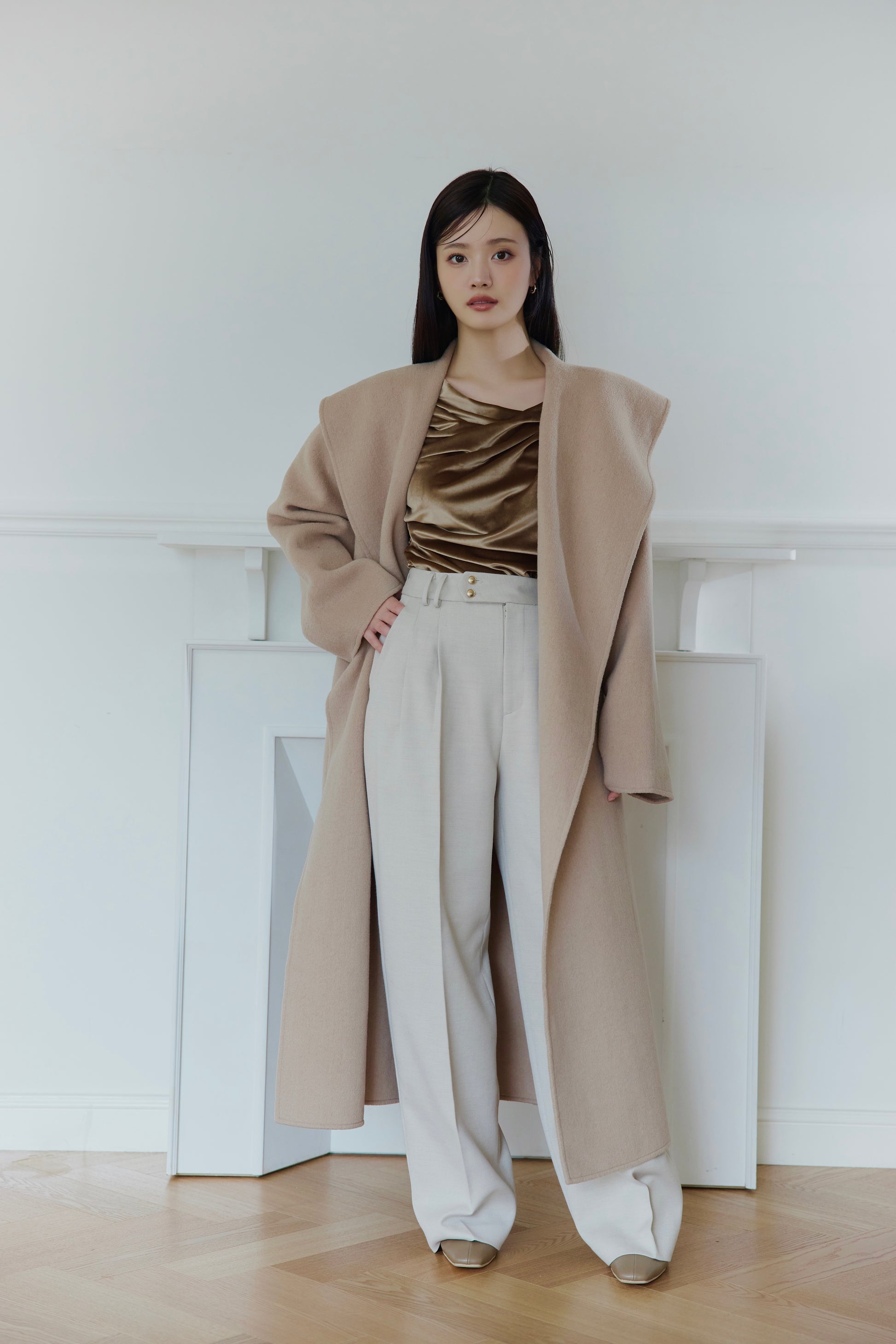 モデル身長：164cm サイズ：M カラー：beige