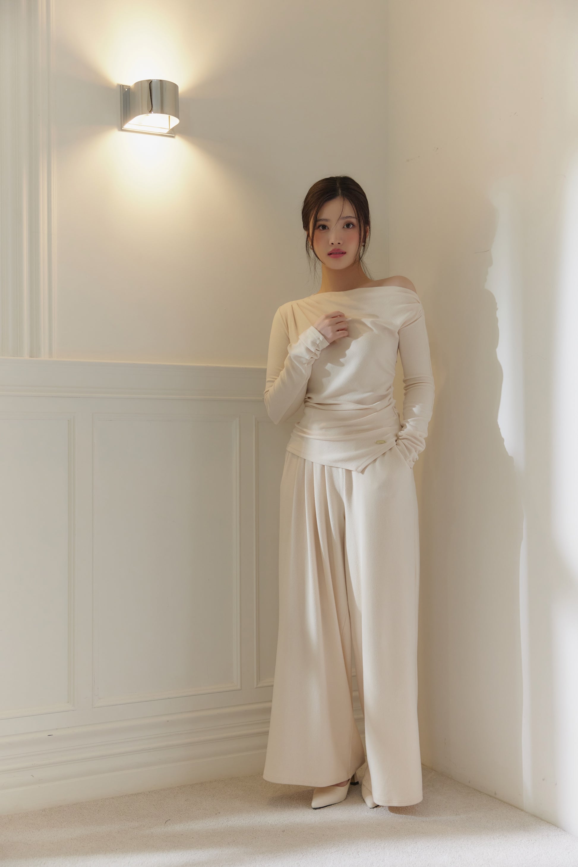 モデル身長：164cm　トップスサイズ：FREE　ボトムサイズ：M　カラー：ivory