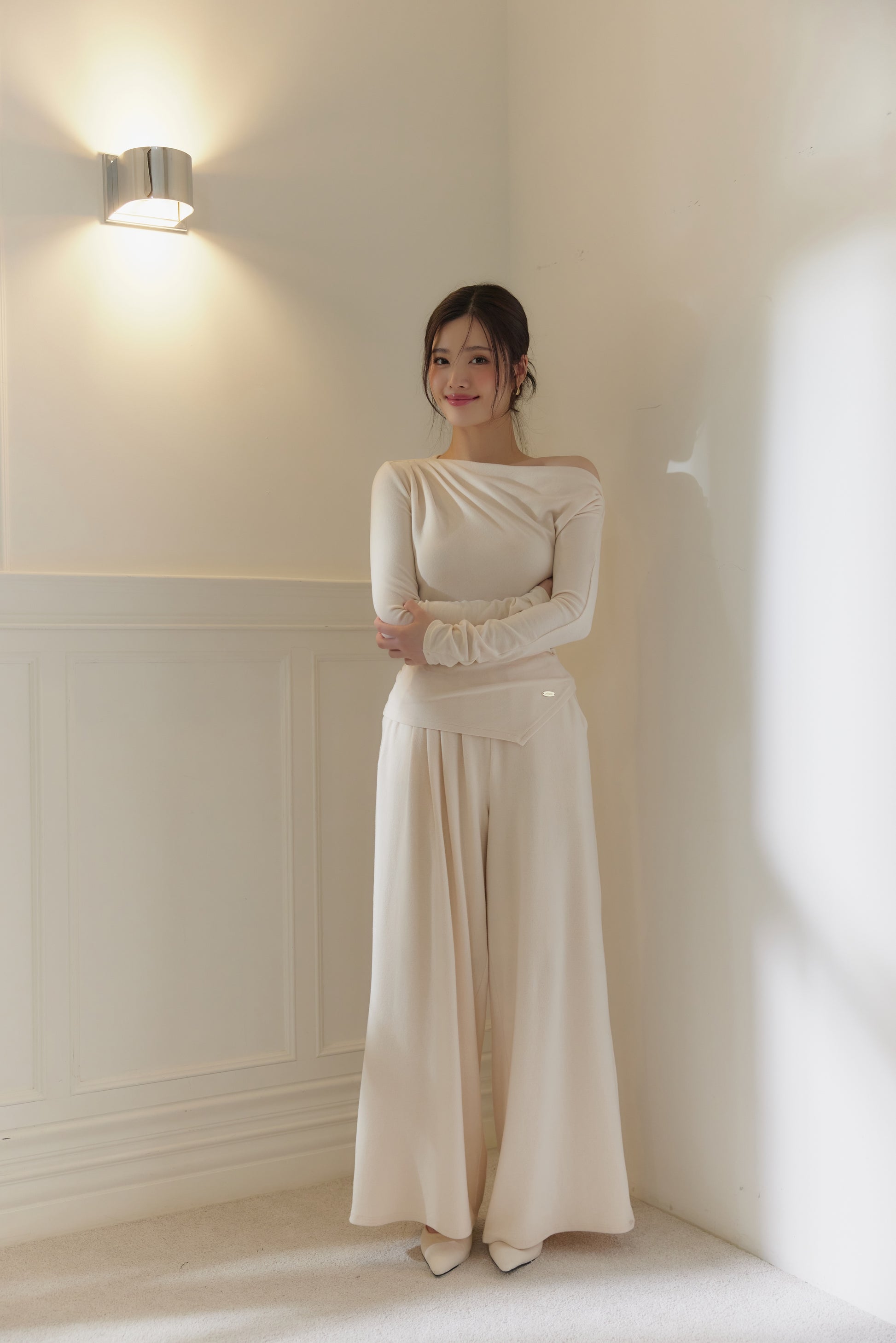 モデル身長：164cm　トップスサイズ：FREE　ボトムサイズ：M　カラー：ivory