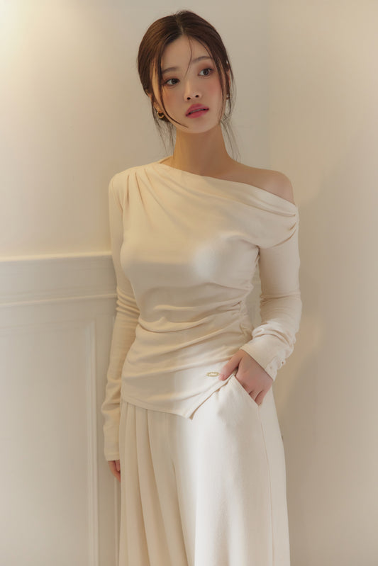 モデル身長：164cm　トップスサイズ：FREE　ボトムサイズ：M　カラー：ivory