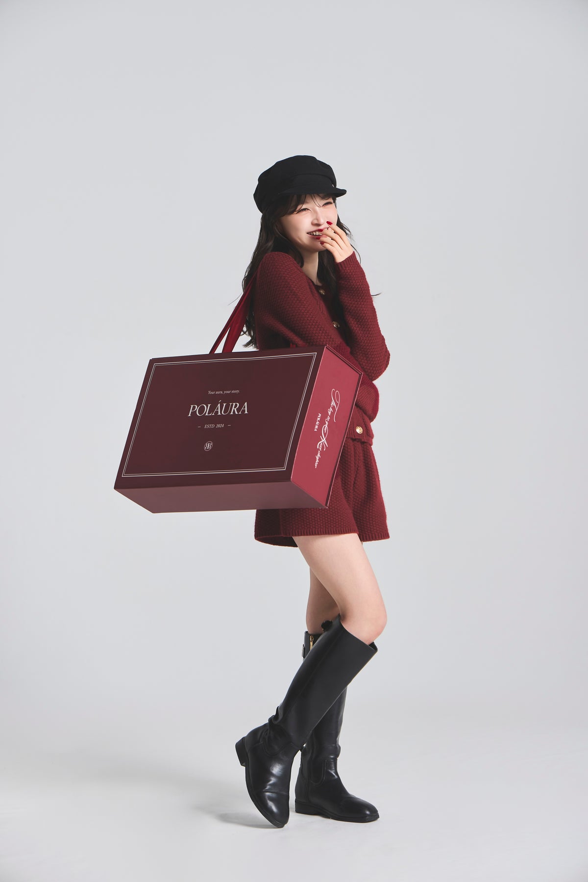 モデル身長：161cm 【トップス】カラー：red 【ボトムス】カラー：red 【アクセサリー】カラー：black