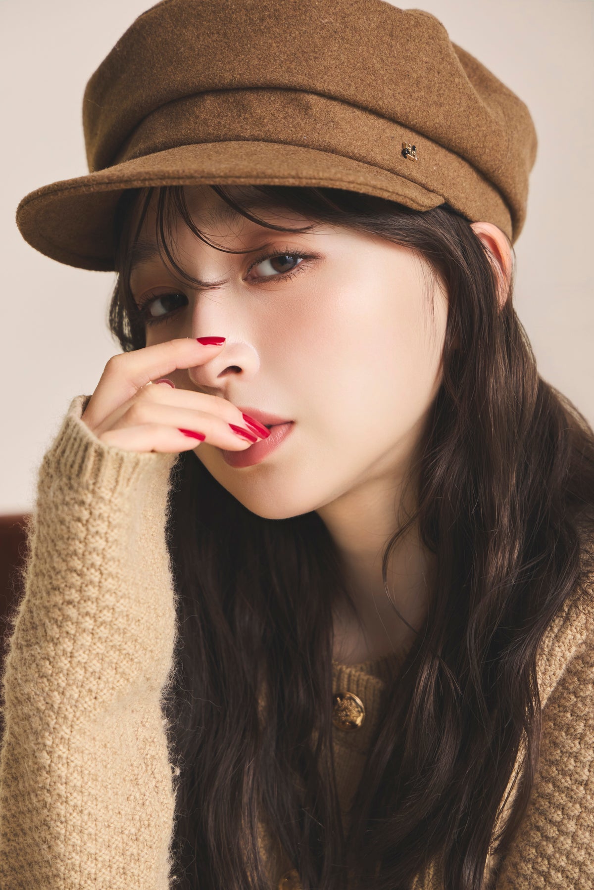 モデル身長：161cm 【トップス】カラー：camel 【アクセサリー】カラー：camel