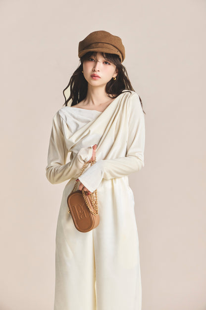 モデル身長：161cm 【トップス】カラー：off white 【アクセサリー】カラー：camel