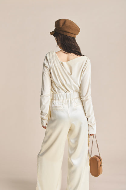 モデル身長：161cm 【トップス】カラー：off white 【アクセサリー】カラー：camel