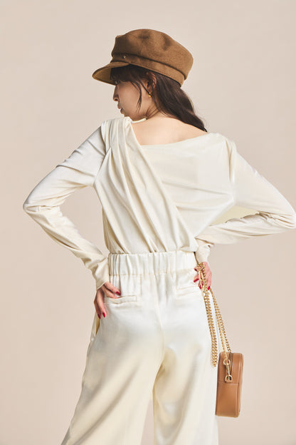 モデル身長：161cm 【トップス】カラー：off white 【アクセサリー】カラー：camel