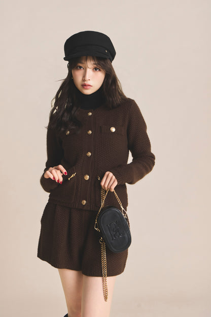 モデル身長：161cm 【トップス】カラー：brown 【ボトムス】カラー：brown 【アクセサリー】カラー：black