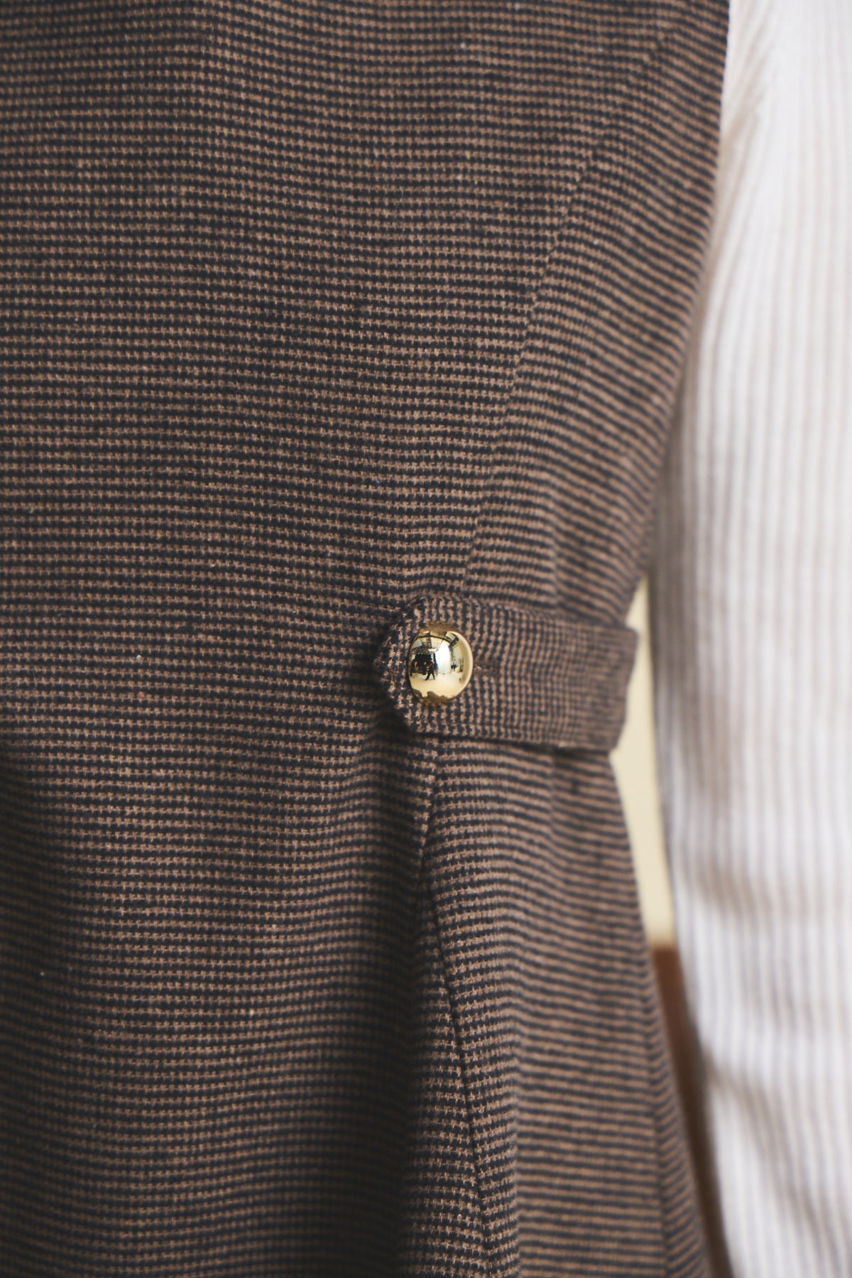 カラー：brown