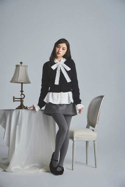 モデル身長：161cm 【ブラウス】カラー：off white 【カーディガン】カラー：black 【ボトムス】カラー：grey サイズ：SS