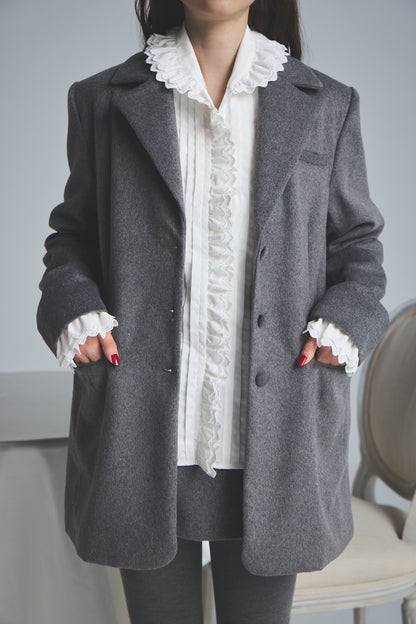 モデル身長：161cm 【アウター】カラー：grey  【トップス】カラー：off white