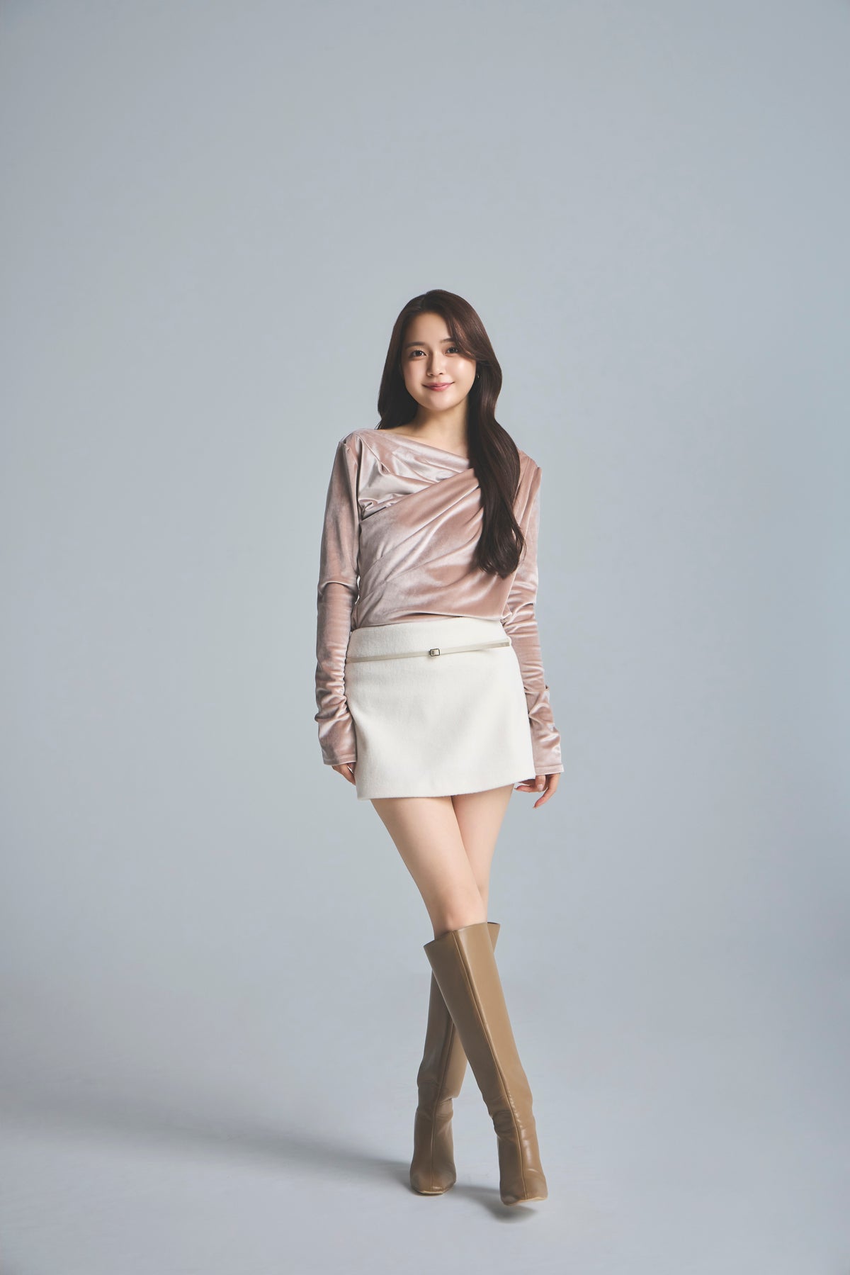 モデル身長：167cm 【トップス】カラー：pink beige 【ボトムス】カラー：off white サイズ：SS