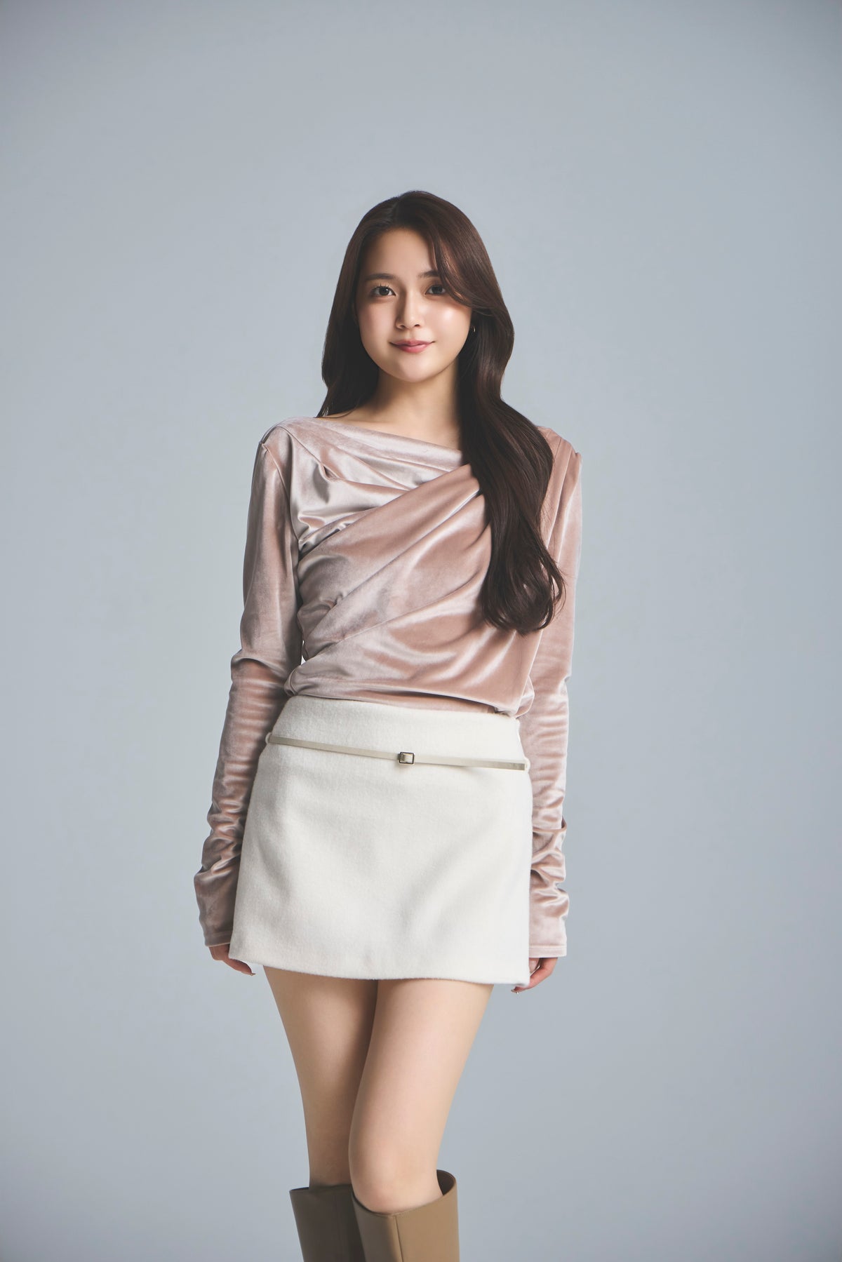 モデル身長：167cm 【トップス】カラー：pink beige 【ボトムス】カラー：off white サイズ：SS
