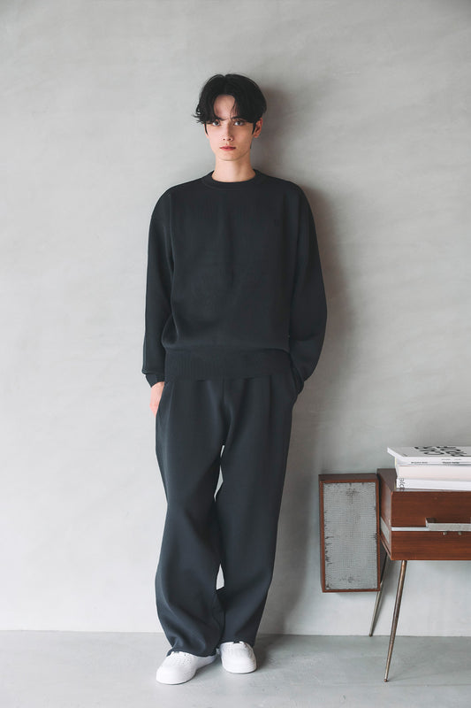 モデル身長：180cm サイズ：L カラー：charcoal
