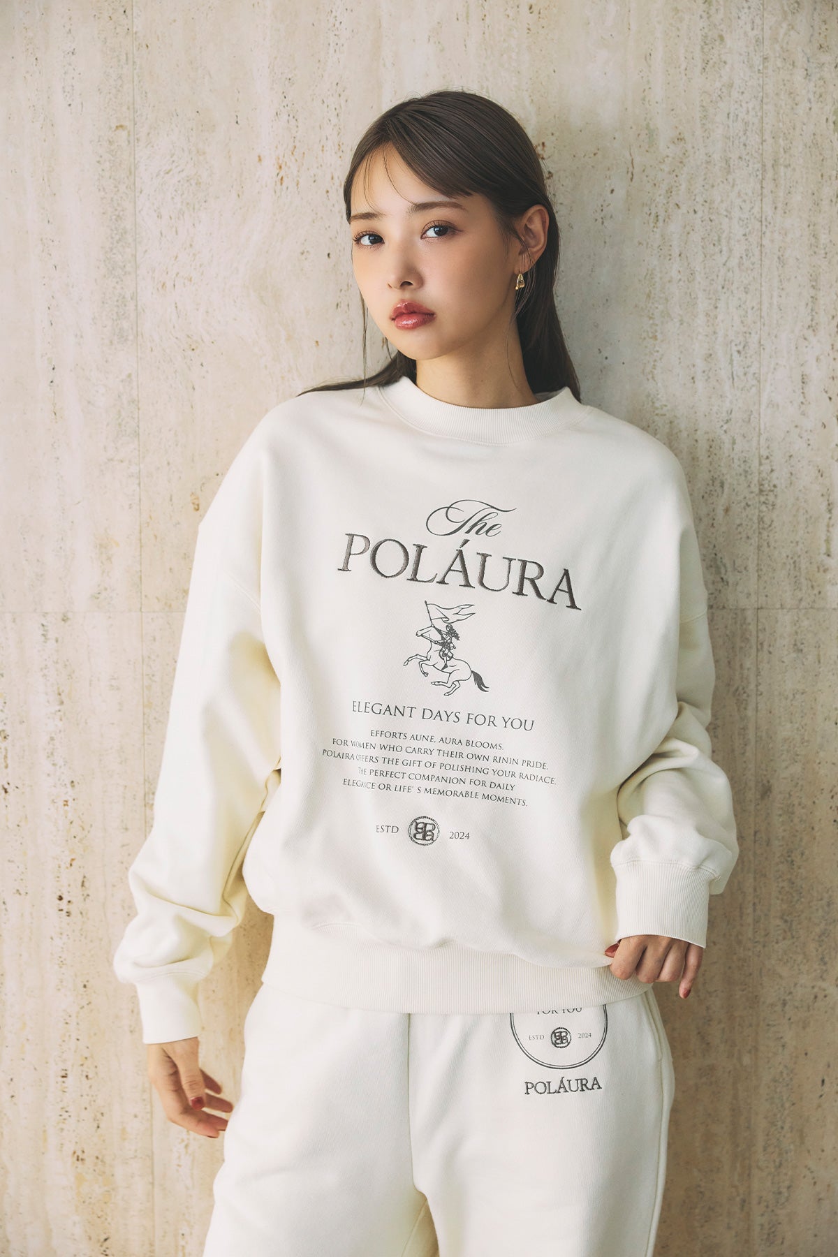 モデル身長：172cm サイズ：レディース M カラー：ivory
