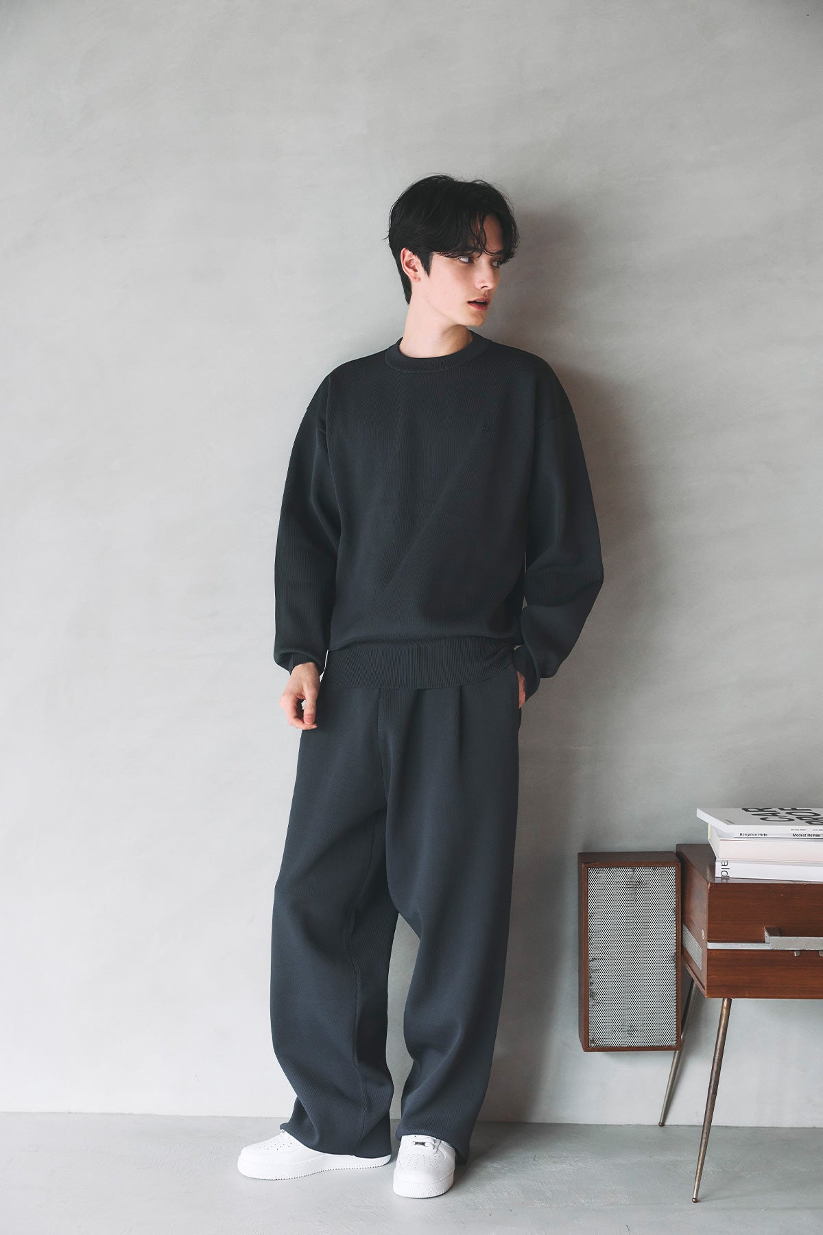 モデル身長：180cm サイズ：L カラー：charcoal
