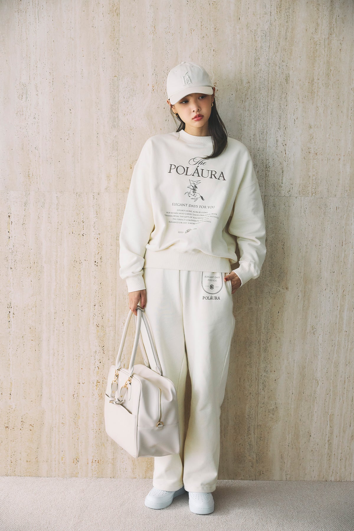 モデル身長：172cm サイズ：レディース M カラー：ivory