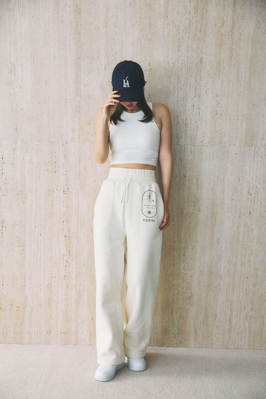 モデル身長：172cm サイズ：レディース M カラー：ivory