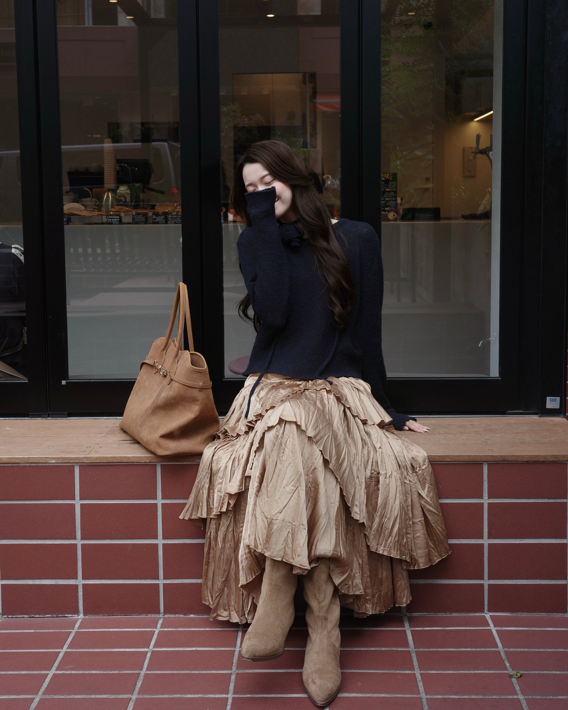 モデル身長：171cm トップスサイズ：free, トップスカラー：navy,  ボトムサイズ：M , ボトムカラー camel