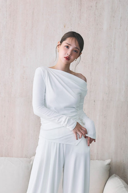 モデル身長：172cm サイズ：FREE カラー：white