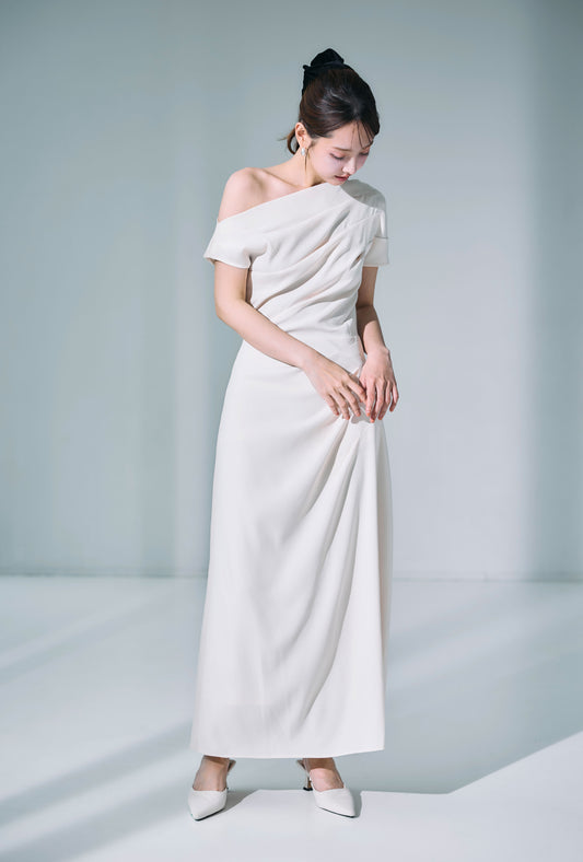 モデル身長：172cm　サイズ：M　カラー：ivory
