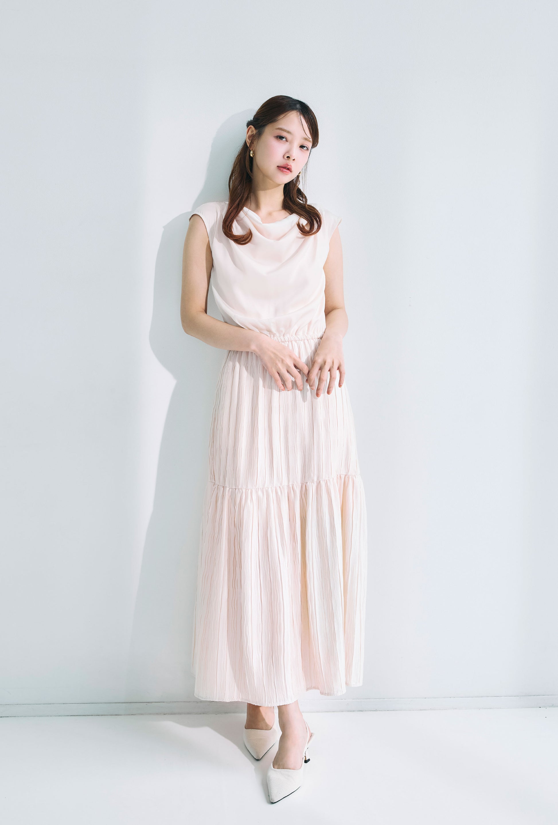 モデル身長：172cm　サイズ：M　カラー：off-white