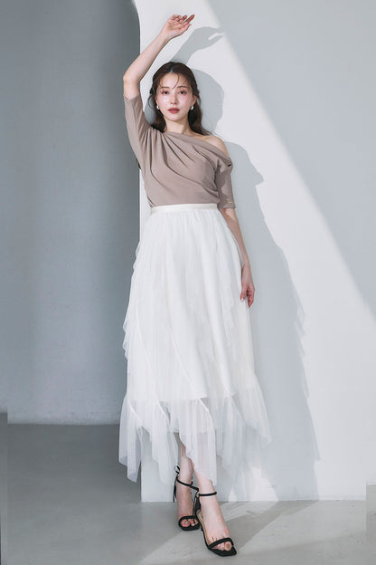 モデル身長：160cm　サイズ：S　カラー：ivory