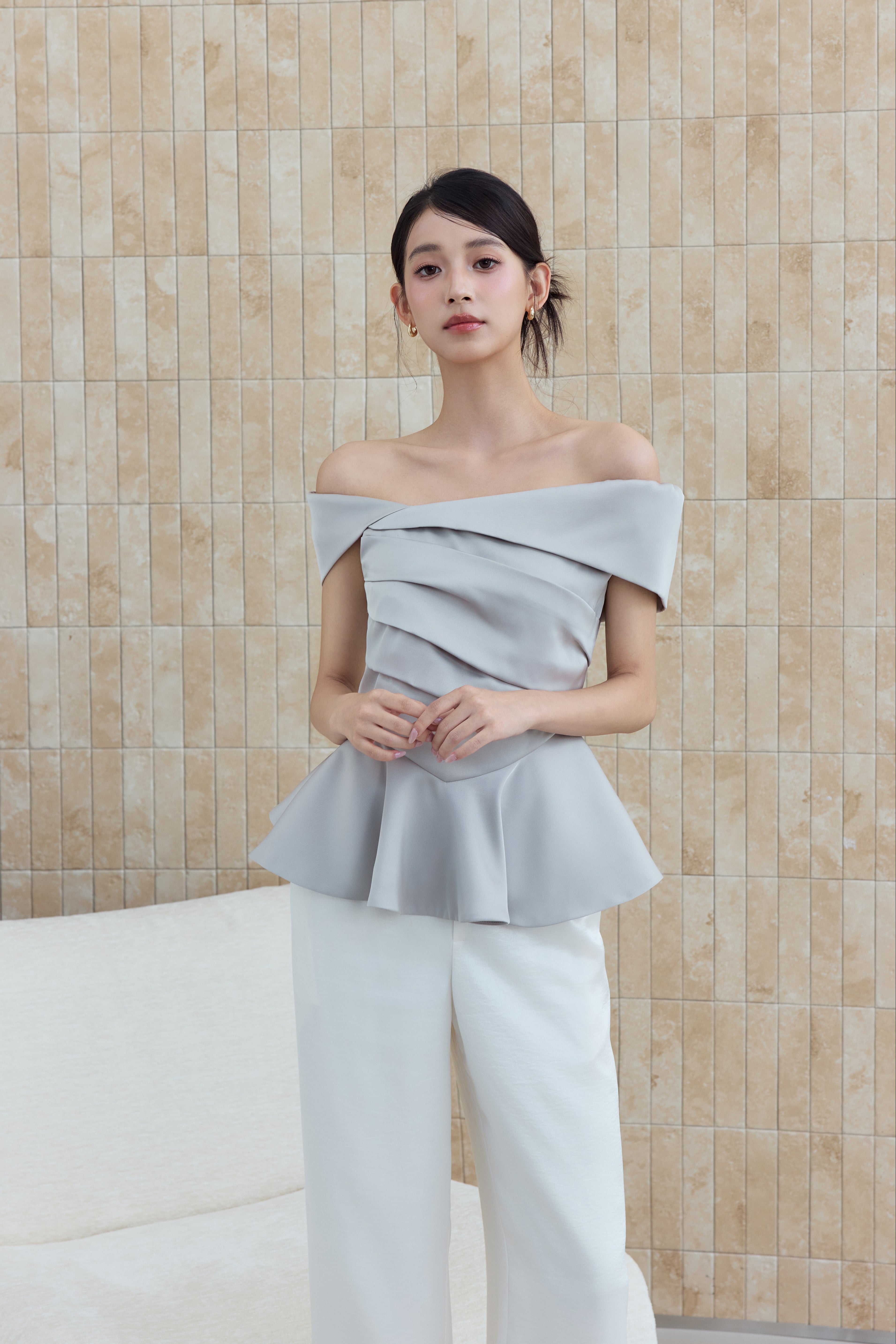 ロマンティックサテンぺプラムトップス – poláura OFFICIAL ONLINE STORE