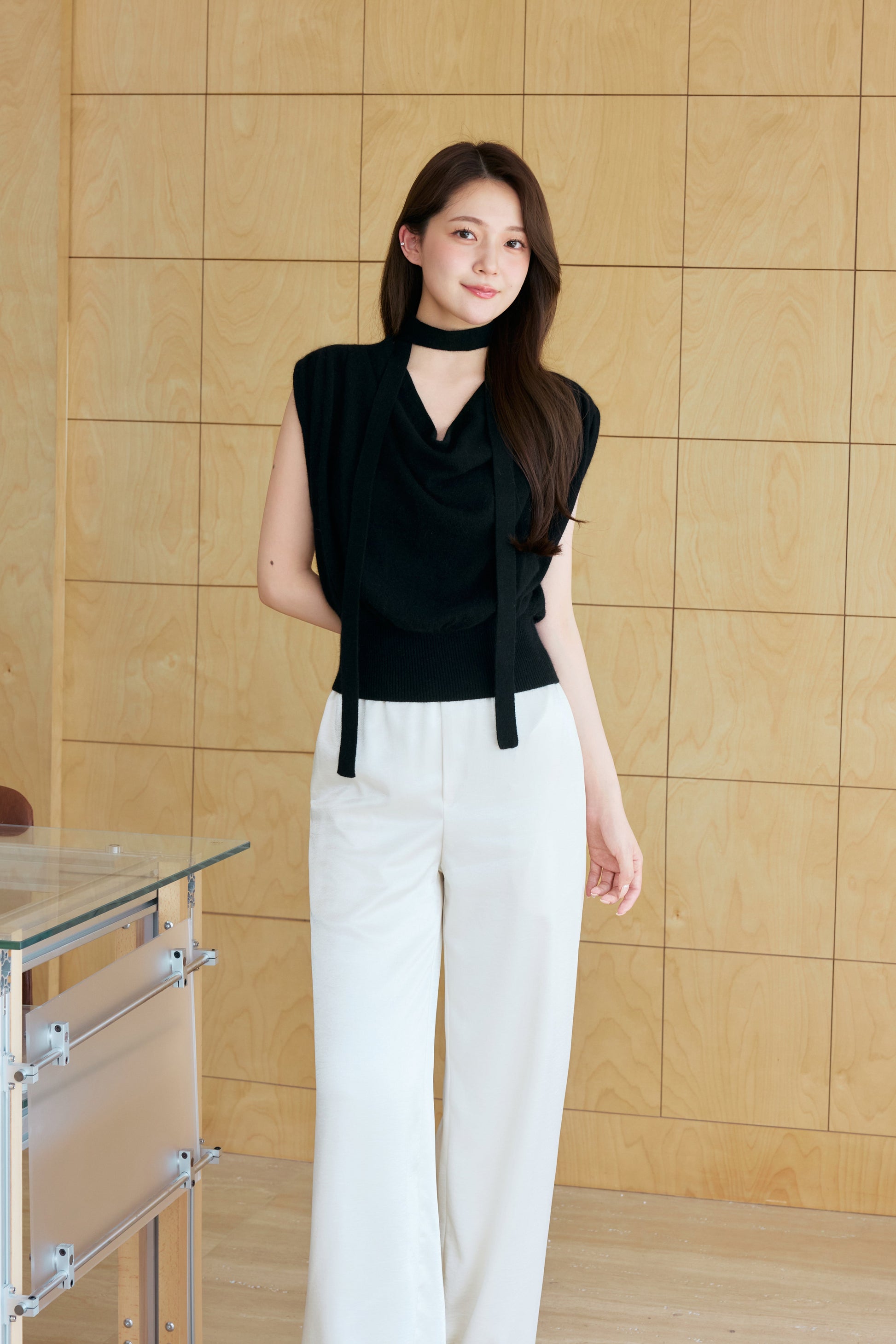 着用モデル：167cm 【トップス】カラー：black 【ボトムス】カラー：off white サイズ：SM