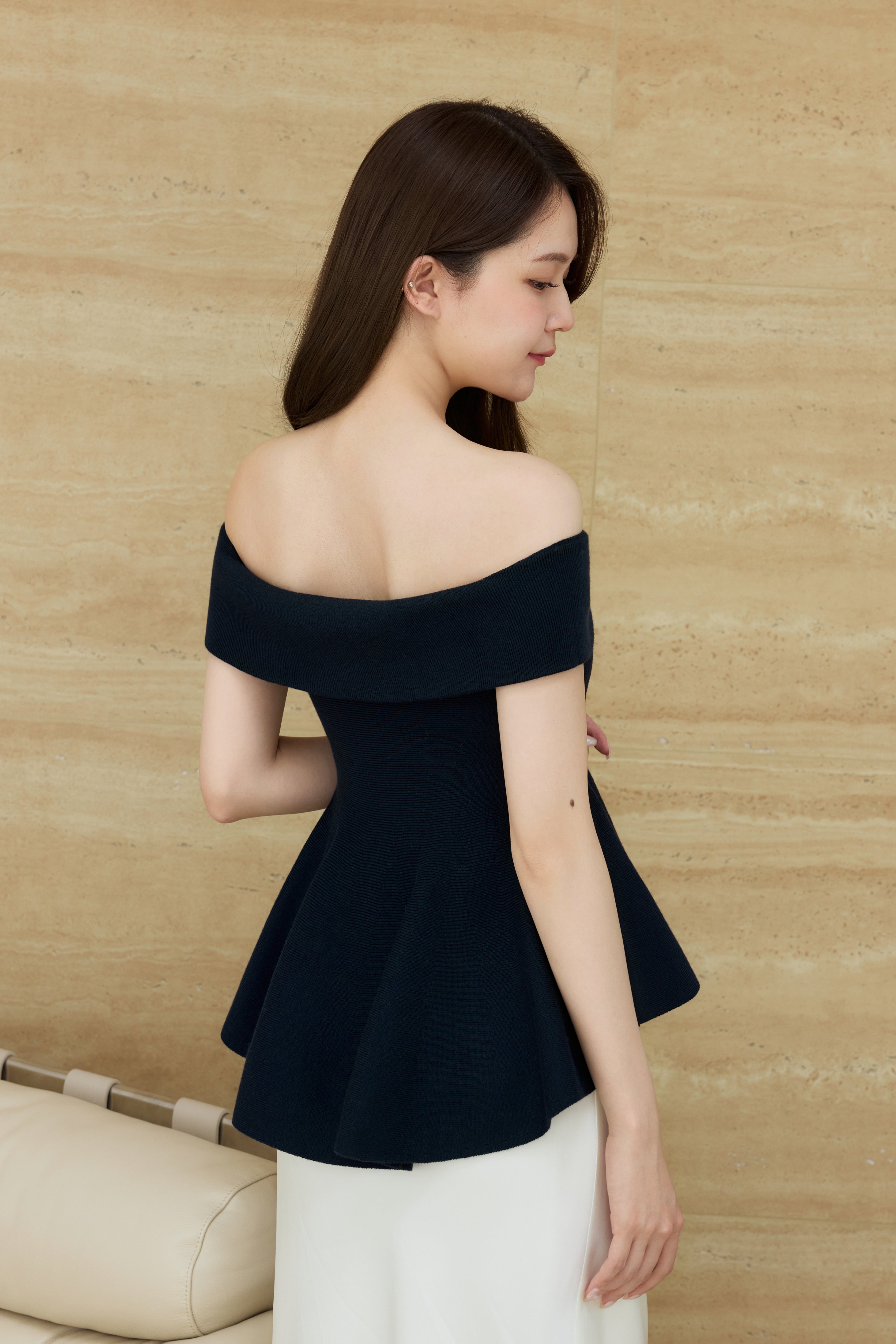 タグ付き新品♡ポローラ　poláura ペプラムニット フォルムペプラムニットトップ – poláura OFFICIAL ONLINE STORE