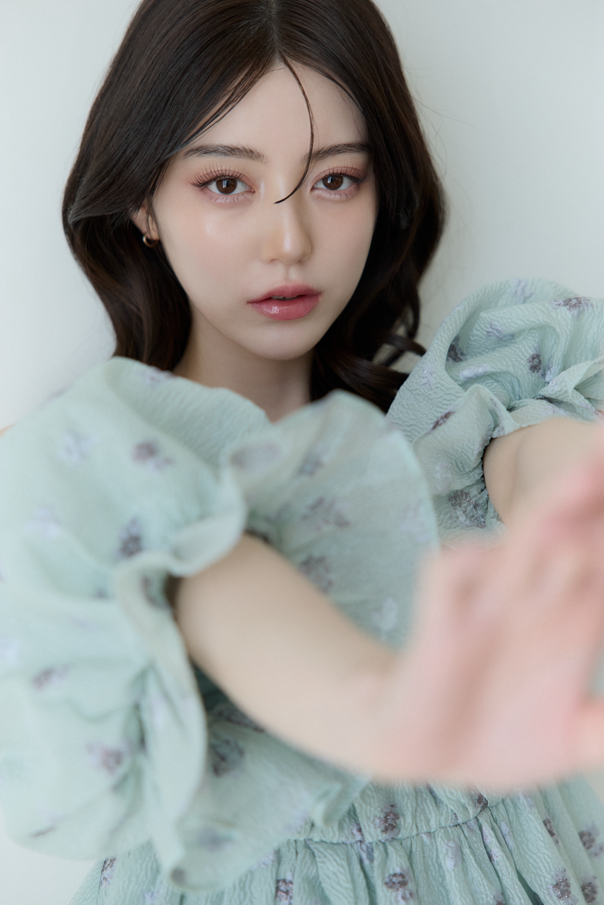 ブリーズフローラルシアートップス – poláura OFFICIAL ONLINE STORE ブリーズフローラルシアートップス – poláura OFFICIAL ONLINE STORE