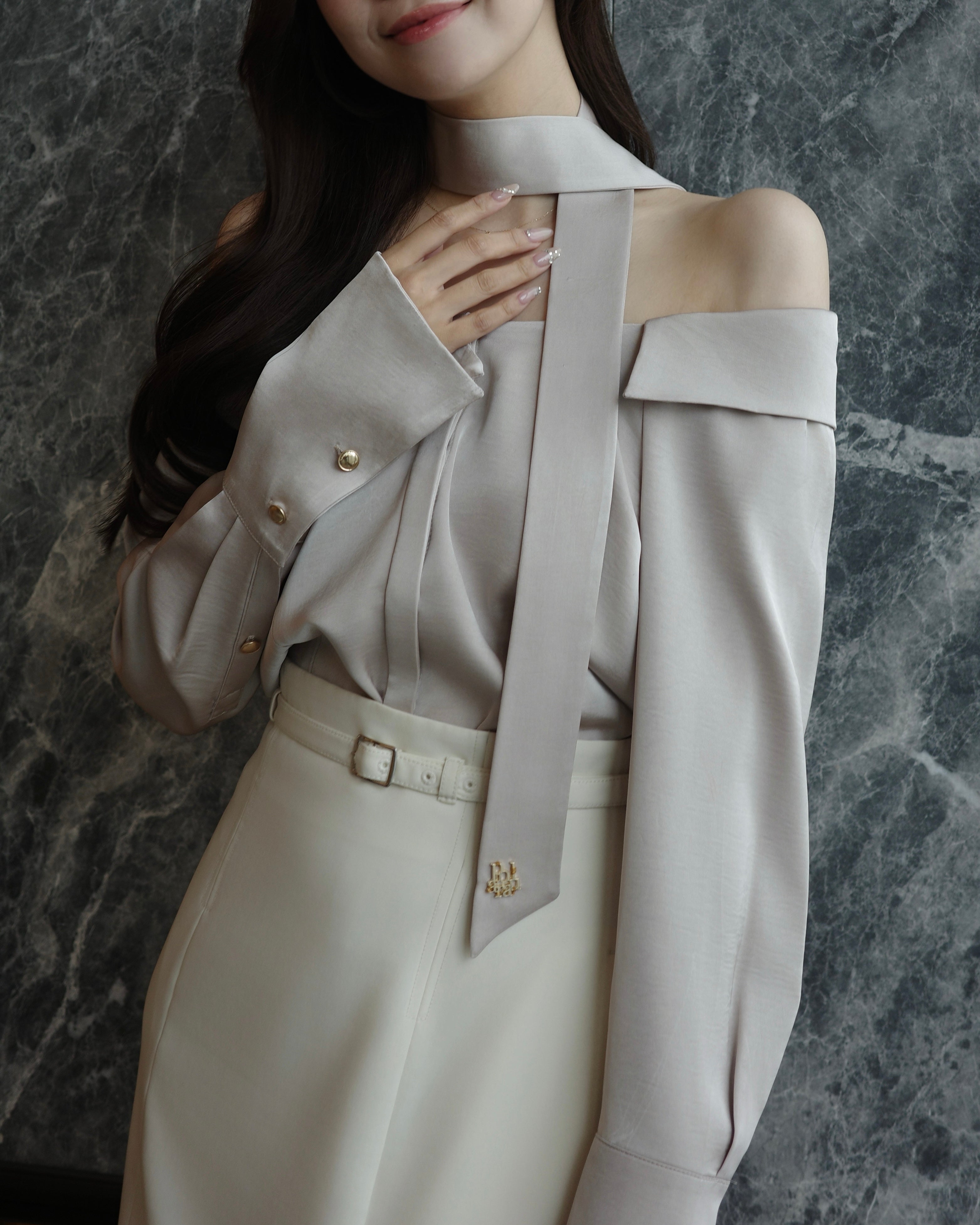 polaura ポローラ ボウタイmany way オフショルサテンブラウス ボウタイmany wayオフショルサテンブラウス – poláura OFFICIAL