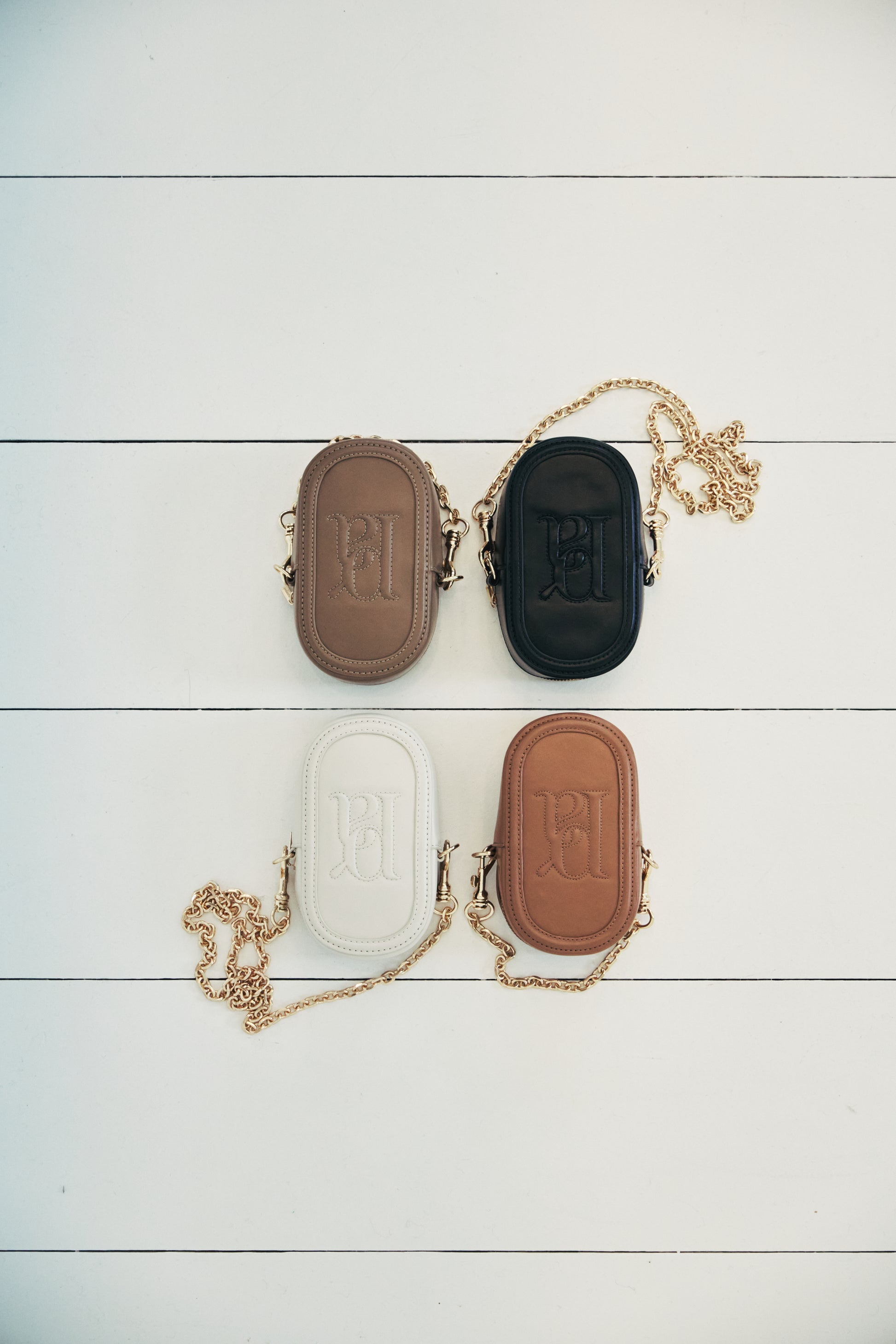 左上：mocha 右上：black 左下：ivory 右下：camel
