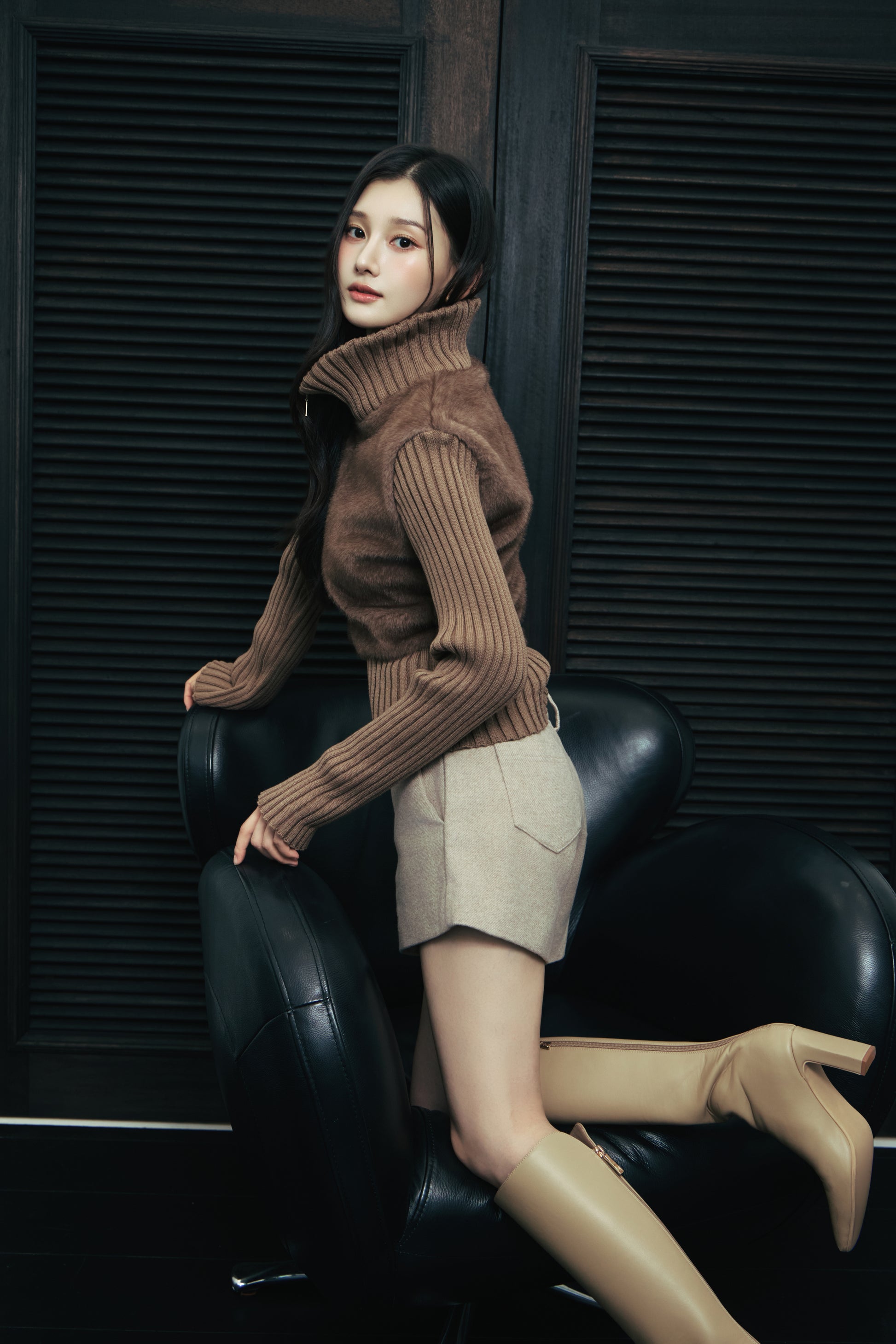 モデル身長：166cm 【トップス】カラー：mocha 【ボトムス】カラー：beige サイズ：MM