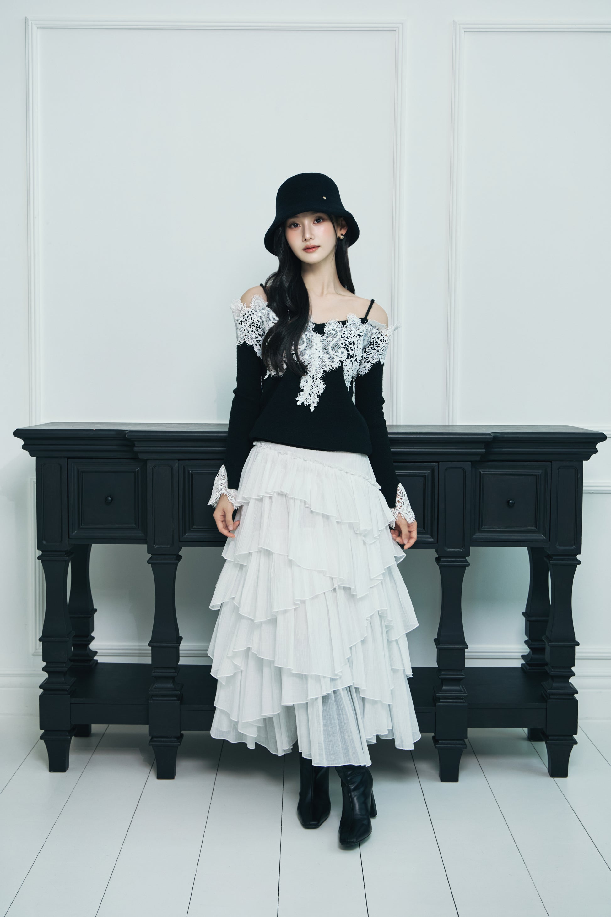 モデル身長：166cm 【トップス】カラー：black 【ボトムス】カラー：off white サイズ：SM