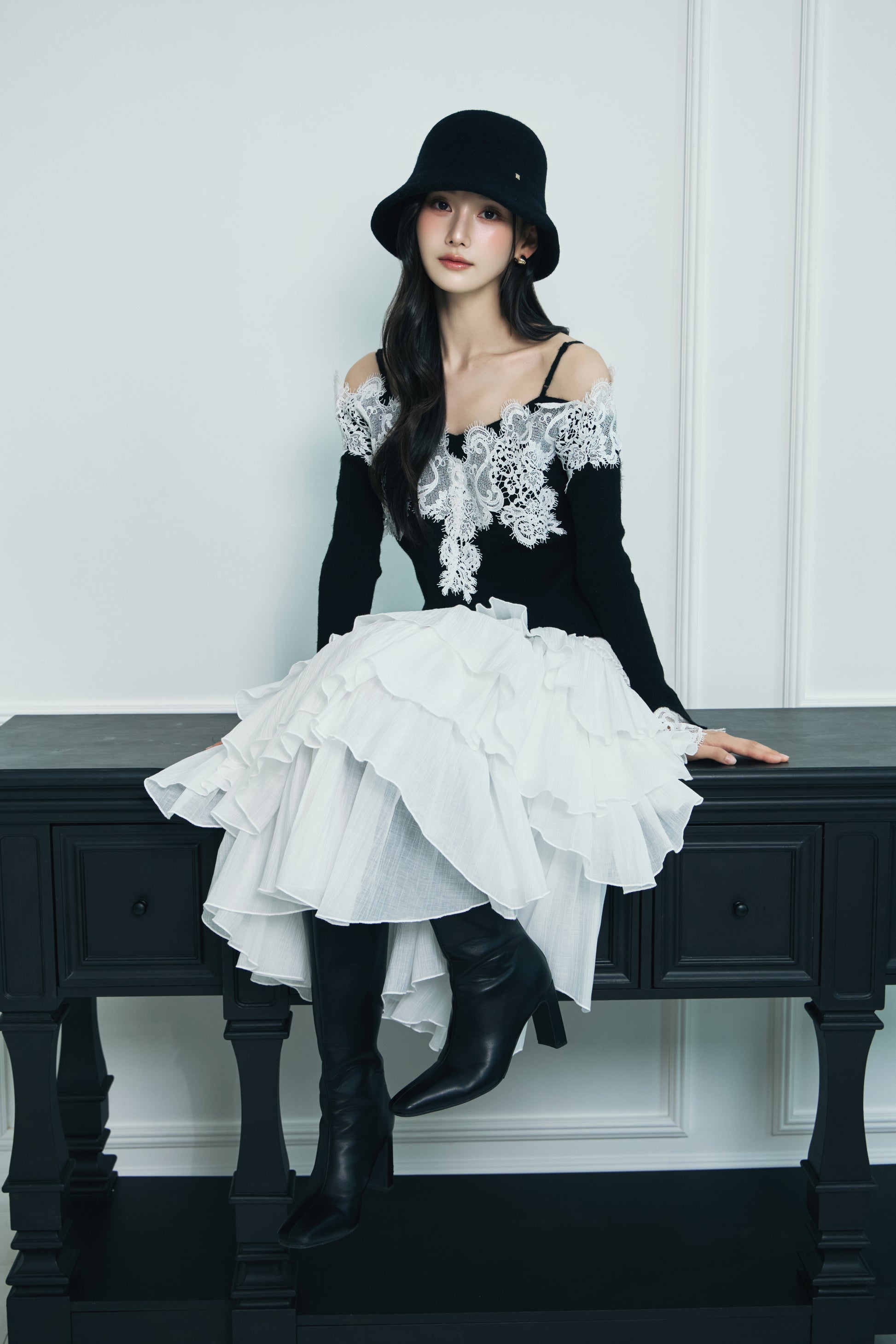 モデル身長：166cm 【トップス】カラー：black 【ボトムス】カラー：off white サイズ：SM