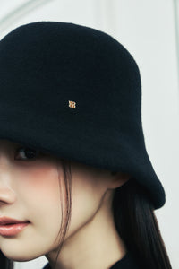 black / free
