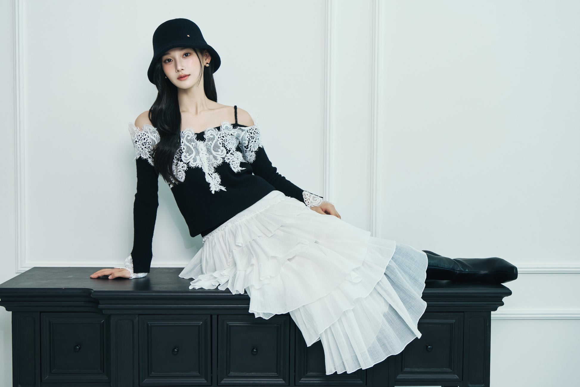 モデル身長：166cm 【トップス】カラー：black 【ボトムス】カラー：off white サイズ：SM