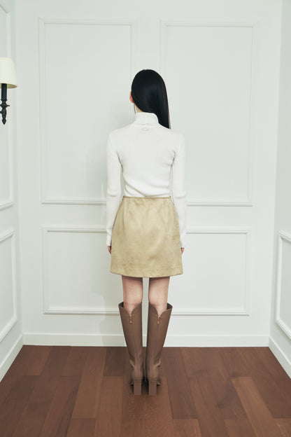 モデル身長：166cm 【トップス】カラー：off white 【ボトムス】カラー：beige サイズ：MM