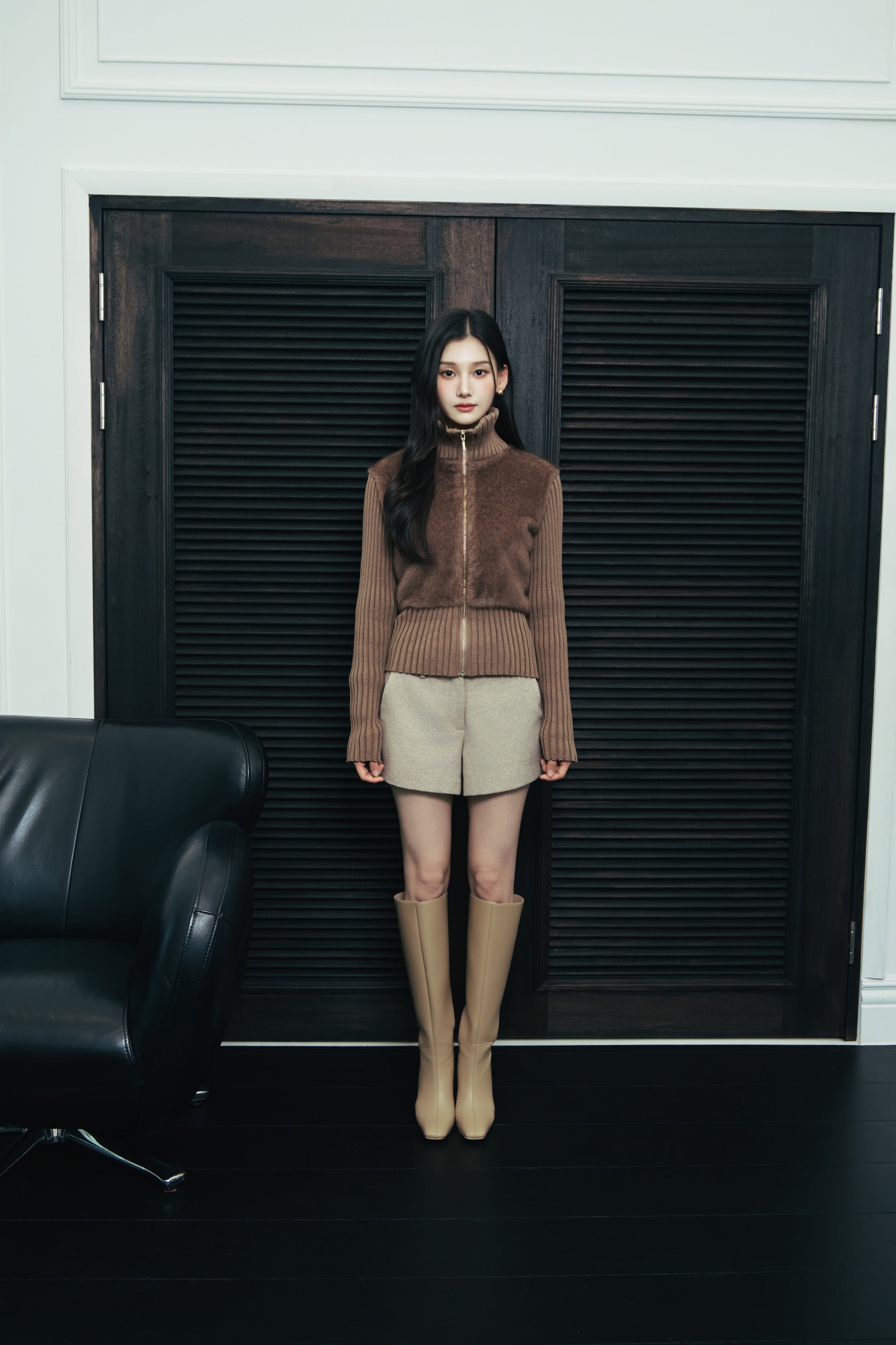 モデル身長：166cm 【アウター】カラー：mocha 【ボトムス】カラー：beige サイズ：MM