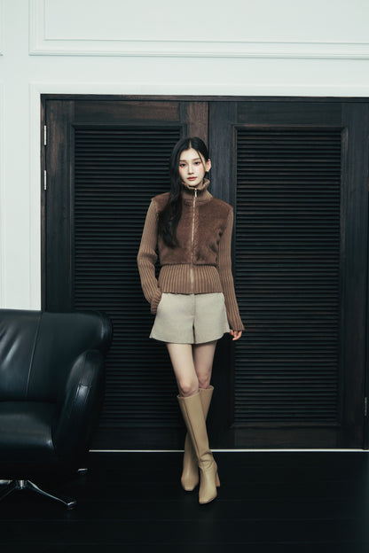 モデル身長：166cm 【トップス】カラー：mocha 【ボトムス】カラー：beige サイズ：MM