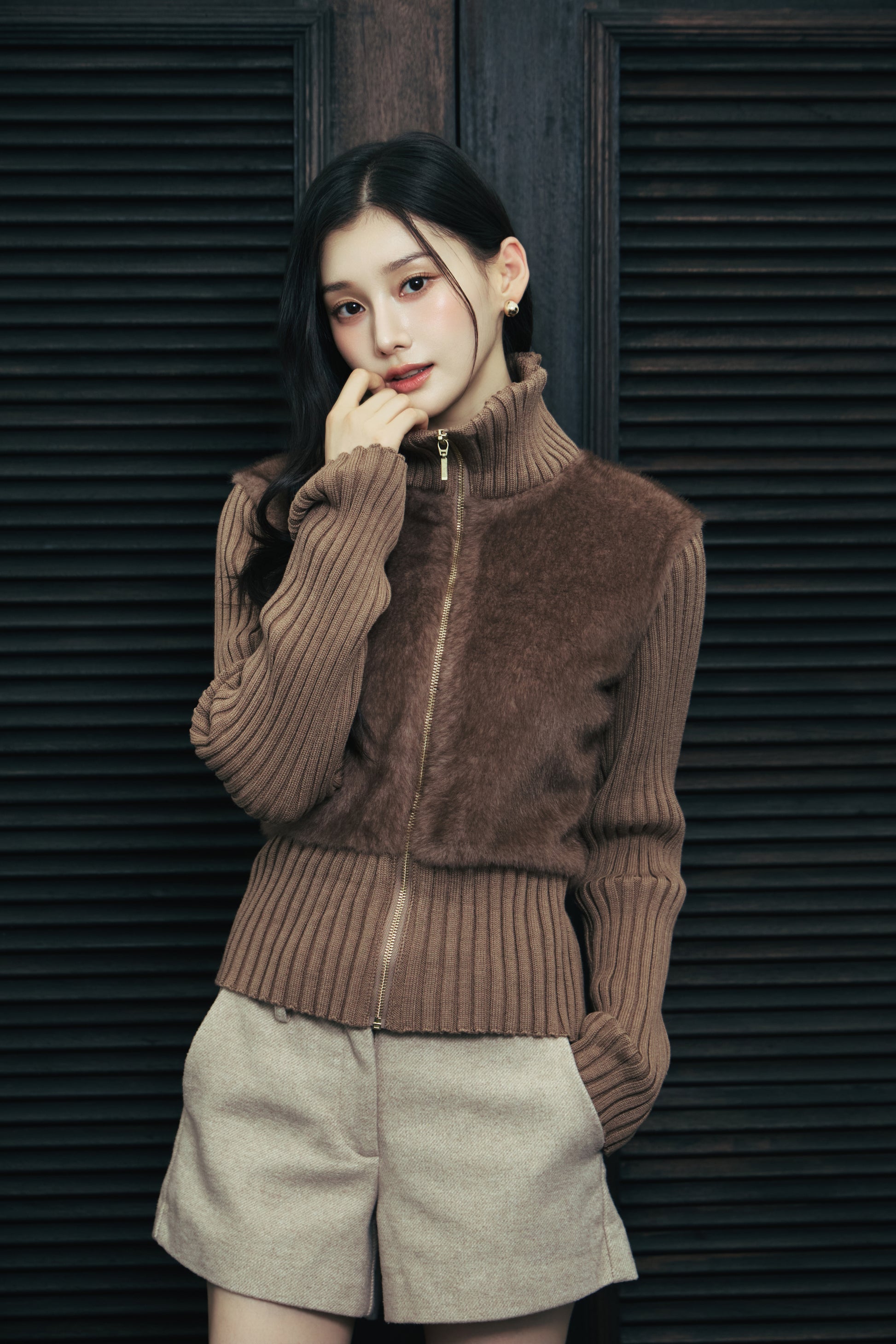 モデル身長：166cm 【トップス】カラー：mocha 【ボトムス】カラー：beige サイズ：MM