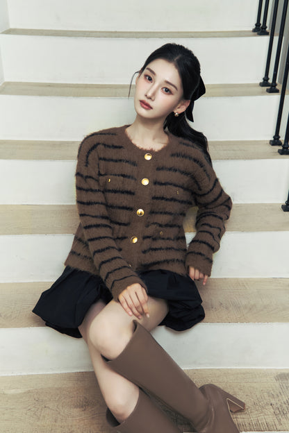 モデル身長：166cm 【トップス】 カラー：brown × black border