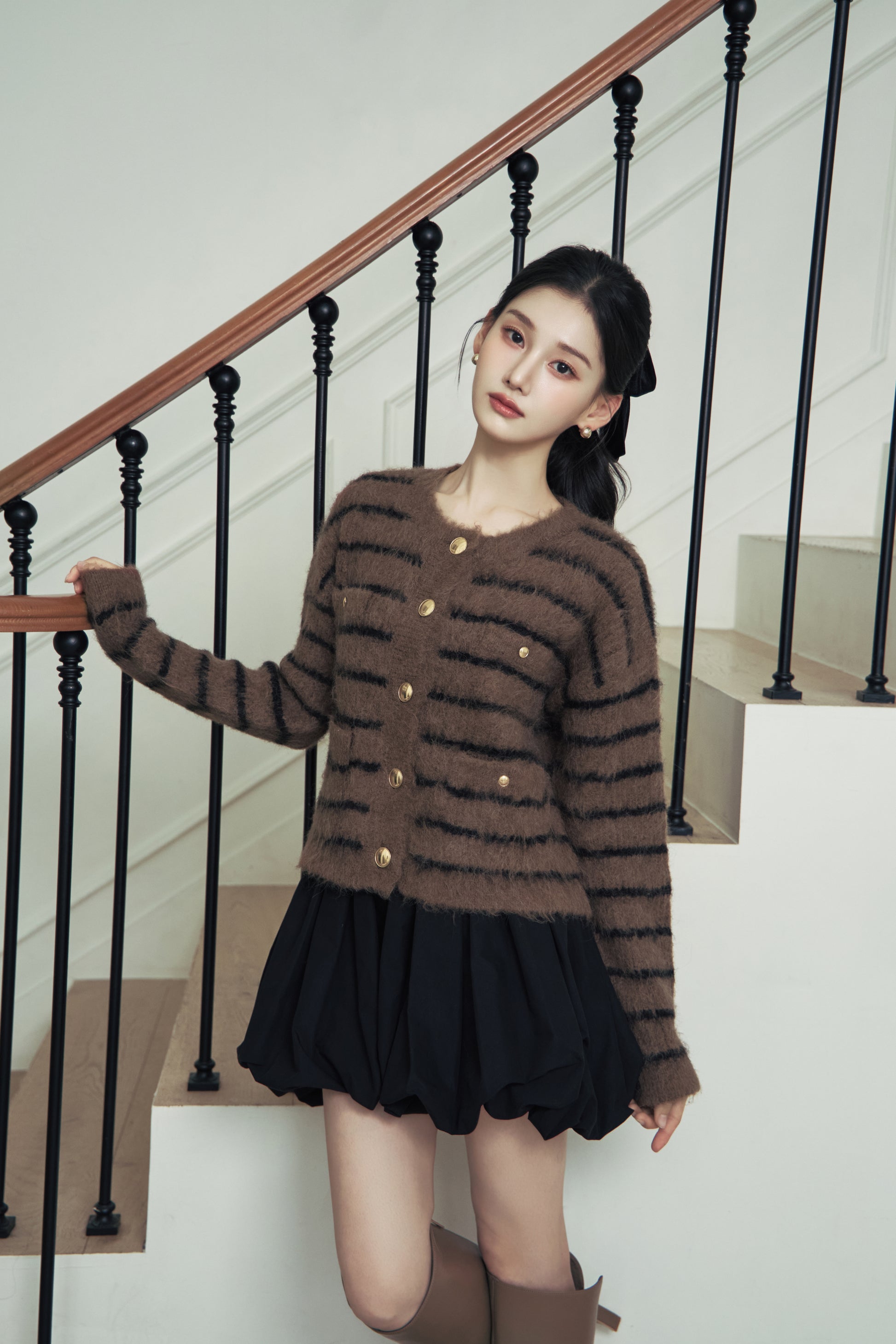 モデル身長：166cm 【トップス】 カラー：brown × black border