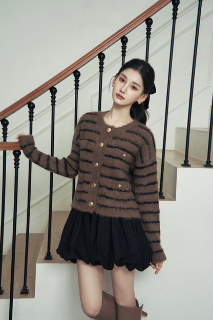 モデル身長：166cm 【トップス】 カラー：brown × black border