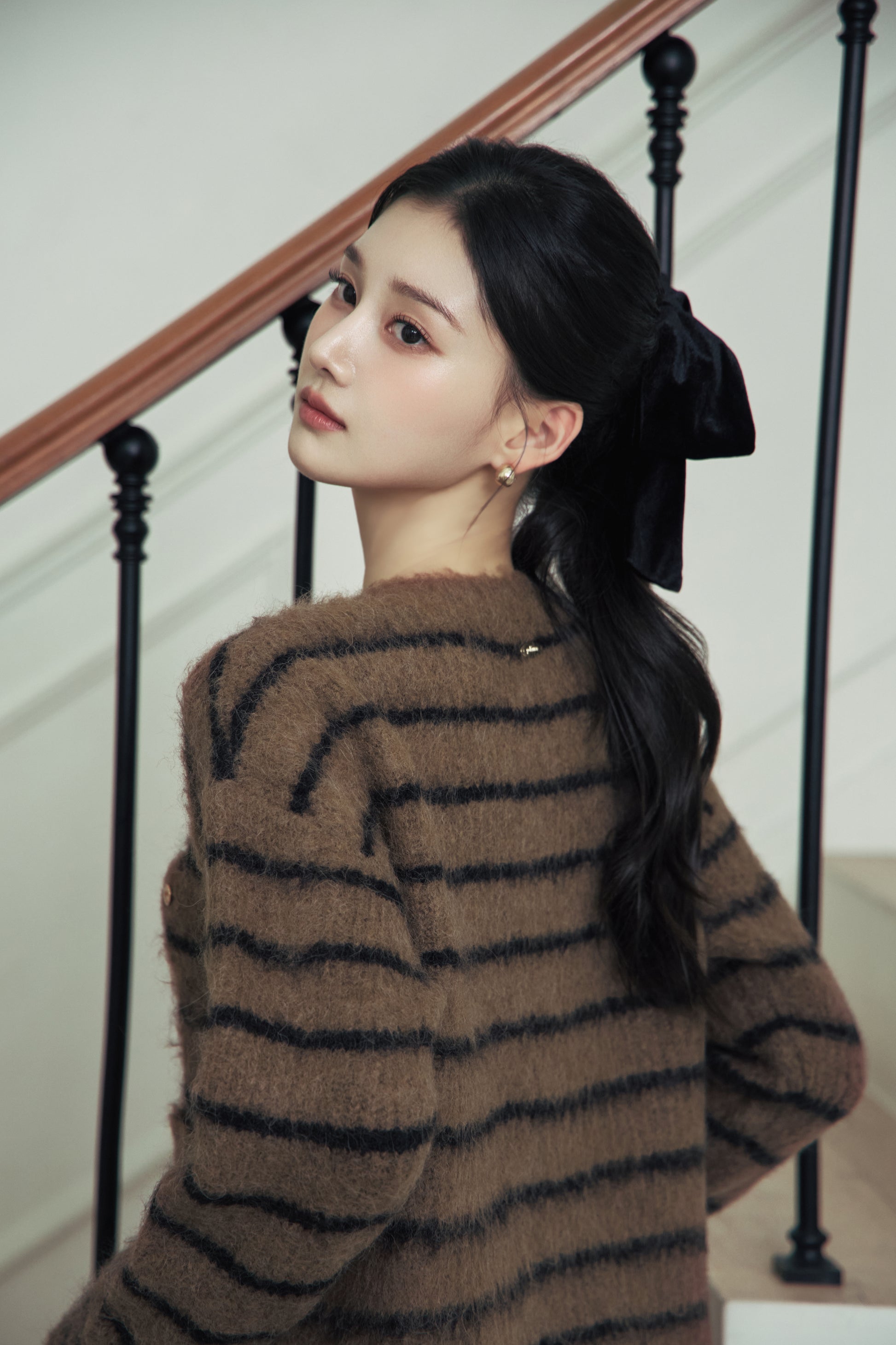 モデル身長：166cm 【トップス】 カラー：brown × black border