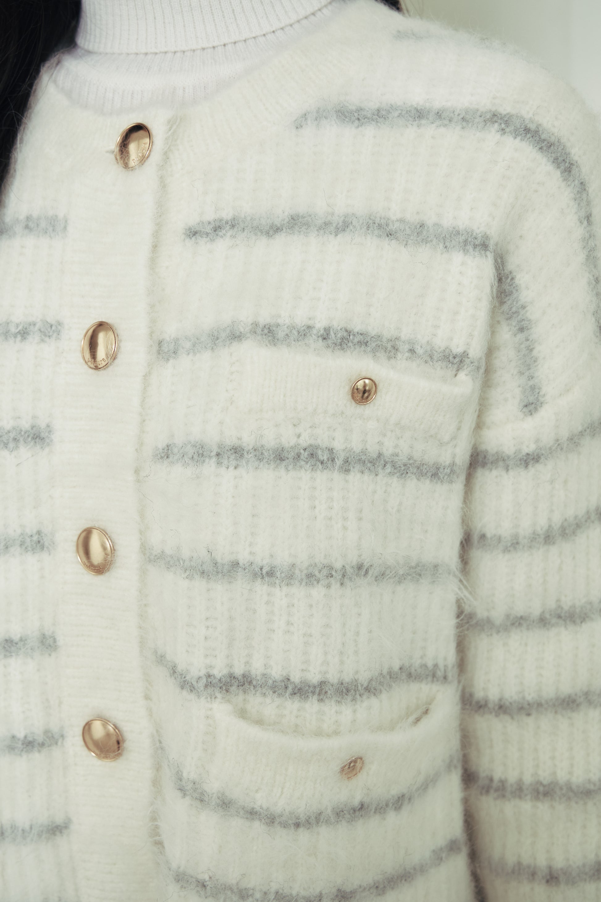カラー：off white × grey border